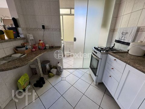 Image 4 - 876940