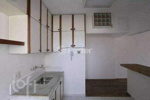 Image 17 - 876943