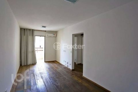 Image 11 - 876943