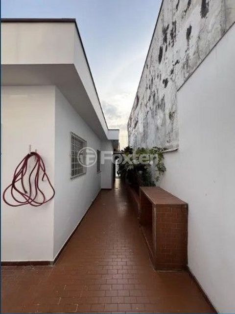 Image 1 - 876950