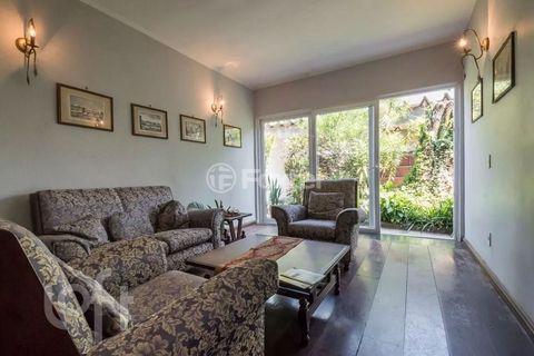 Image 4 - 876952