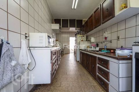 Image 7 - 876952
