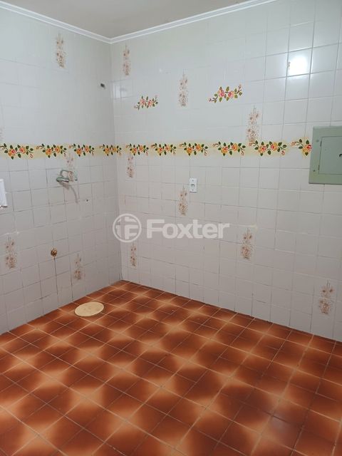 Image 8 - 876993
