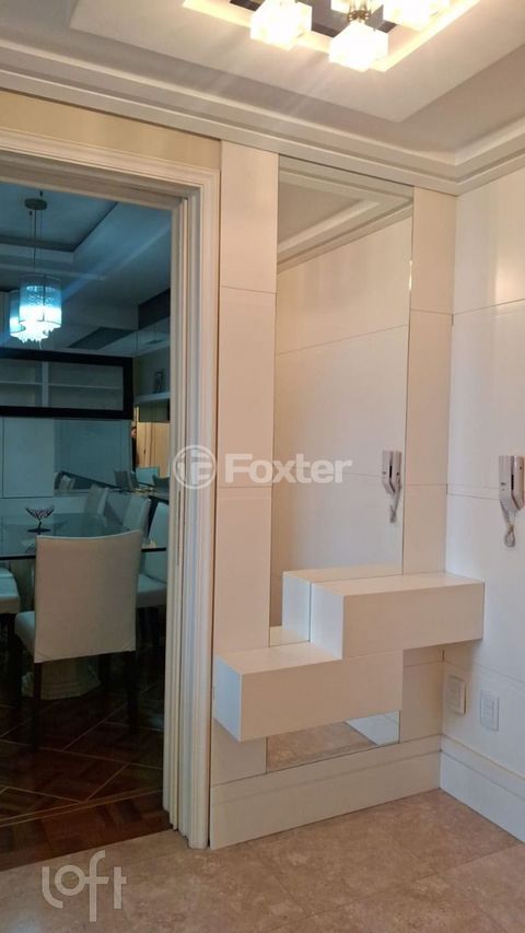 Image 8 - 877009
