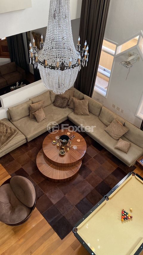 Image 7 - 877030