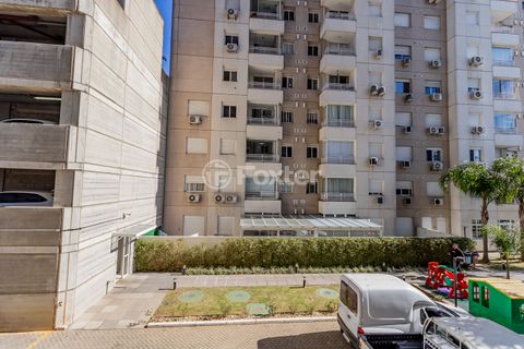 Image 16 - 877040