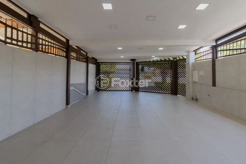 Image 17 - 877043