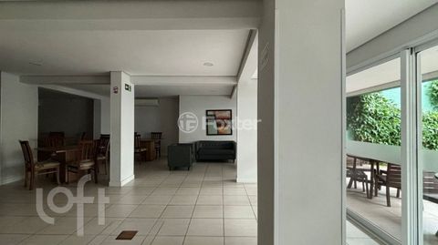 Image 7 - 877046