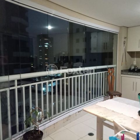 Image 7 - 877059