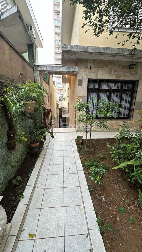 Image 6 - 877075