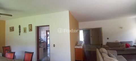 Image 8 - 877090