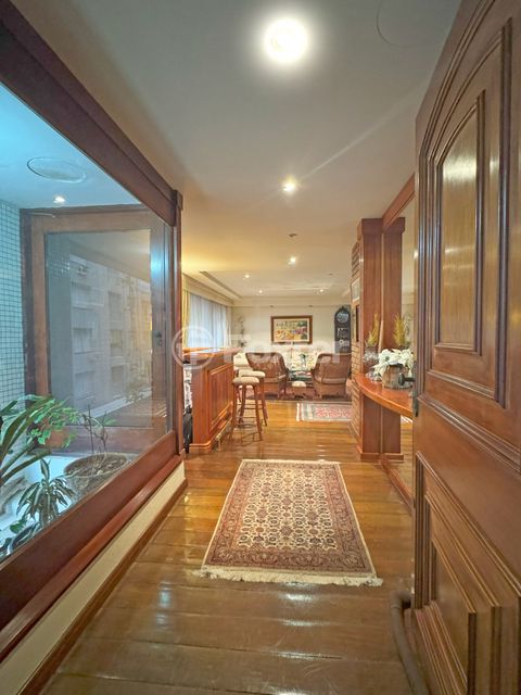 Image 1 - 877150