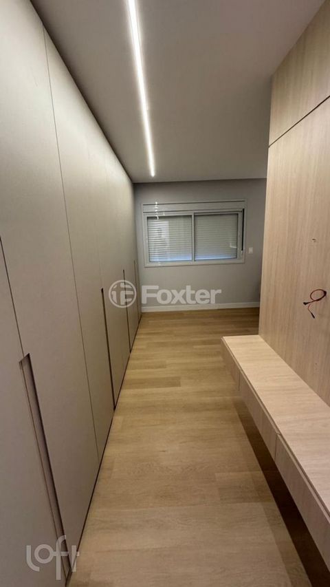 Image 7 - 877168