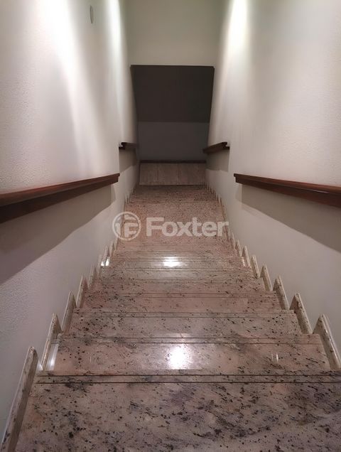 Image 6 - 877173