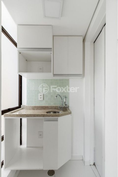 Image 9 - 877192