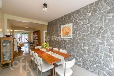 Image 11 - 877212