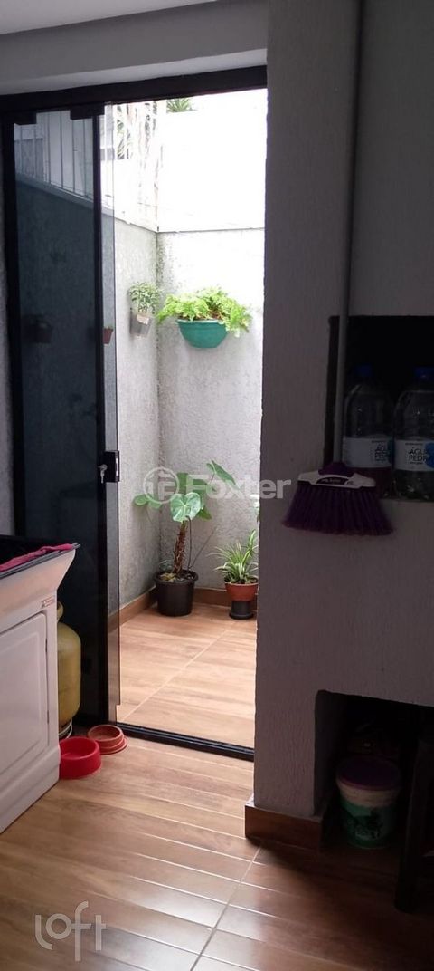 Image 4 - 877229