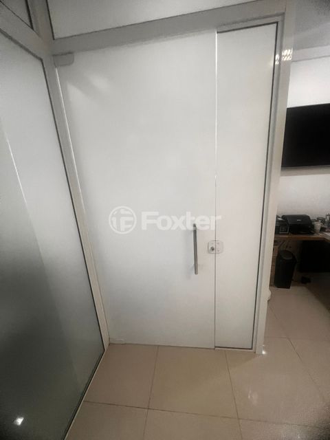 Image 7 - 877247