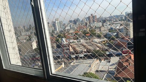 Image 10 - 877257