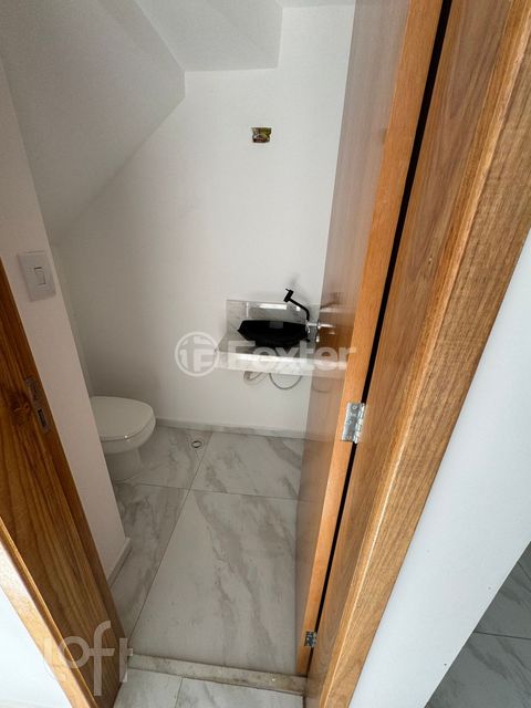 Image 13 - 877317