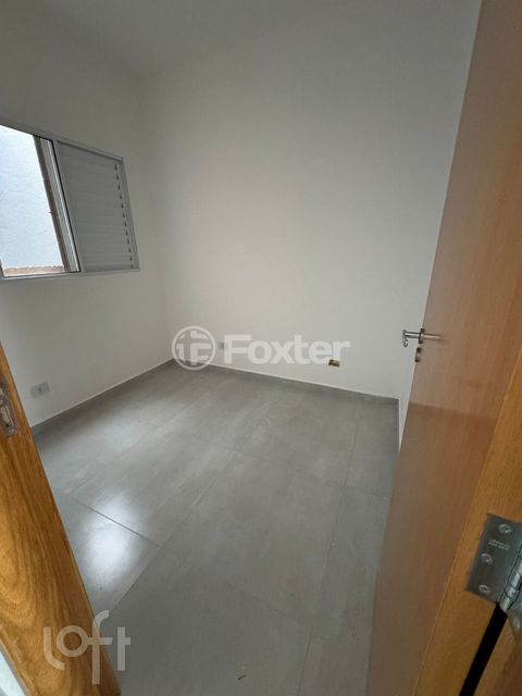 Image 6 - 877317