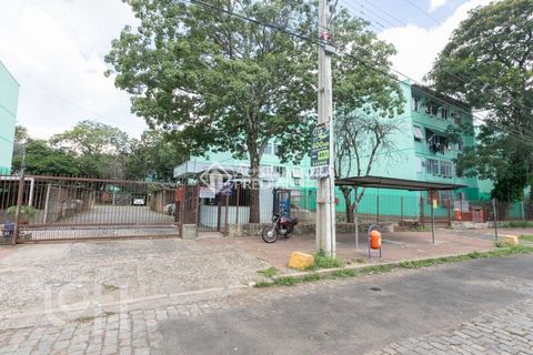 Image 9 - 877318
