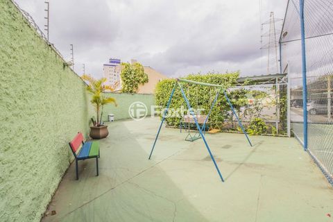 Image 4 - 877320