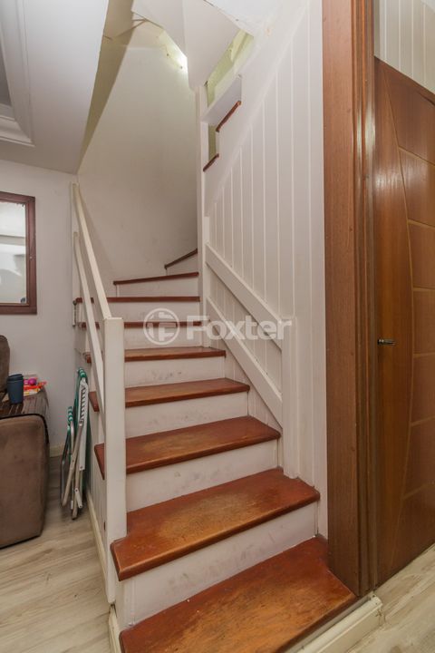 Image 10 - 877320