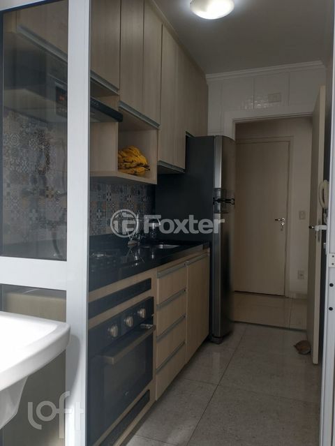 Image 8 - 877341
