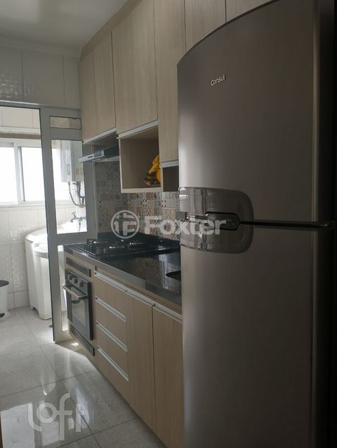 Image 6 - 877341