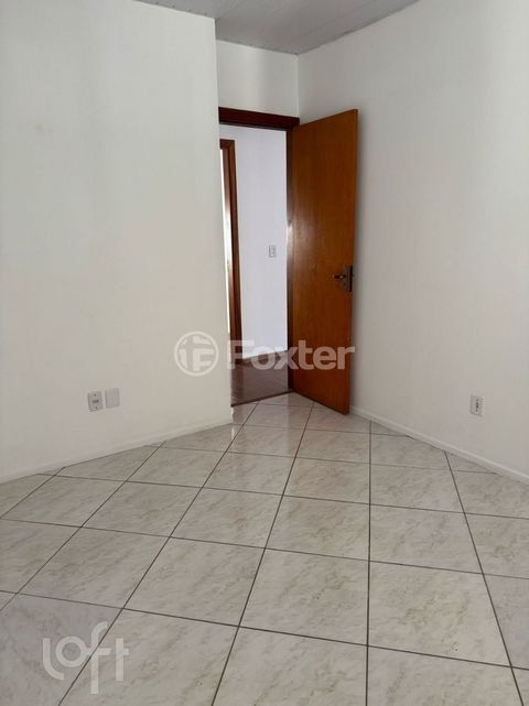 Image 5 - 877381