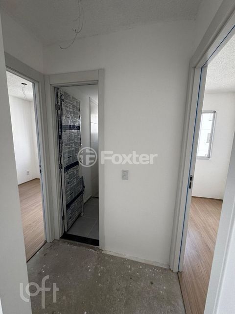 Image 9 - 877386