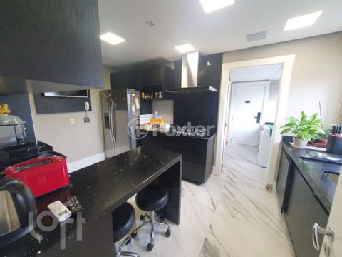 Image 7 - 877395