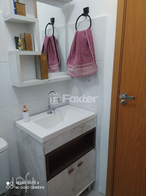 Image 8 - 877400