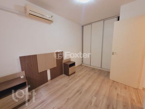 Image 7 - 877401