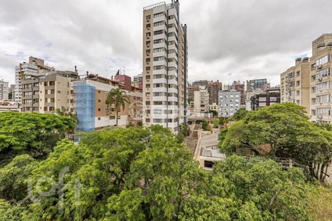 Image 18 - 877402