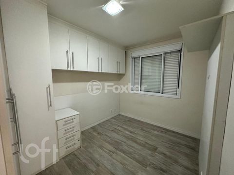 Image 7 - 877409