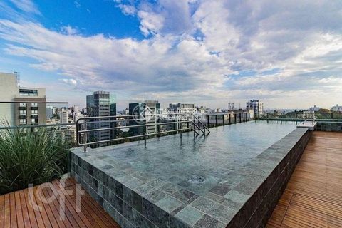 Image 11 - 877449