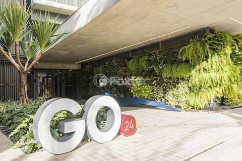 Image 17 - 877449