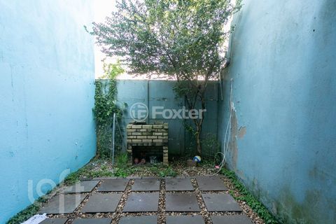 Image 6 - 877450