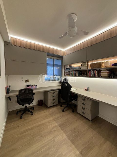 Image 9 - 877464