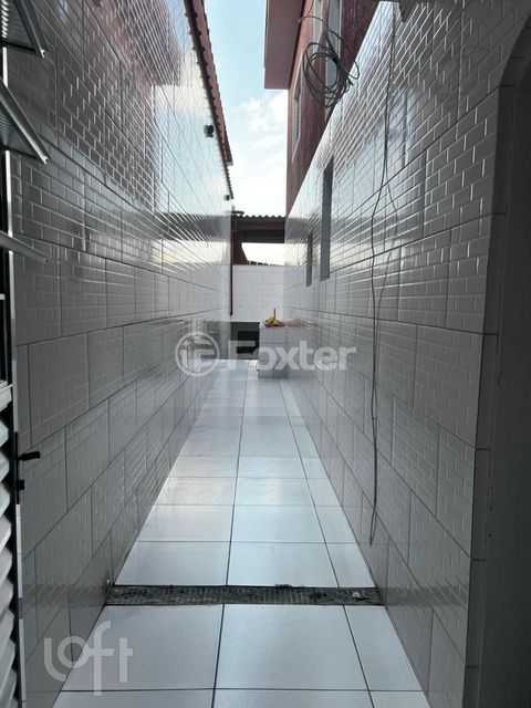 Image 10 - 877470