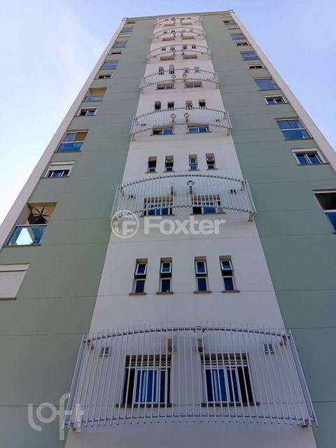 Image 11 - 877482