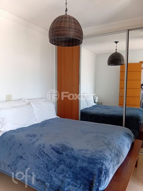 Image 7 - 877482