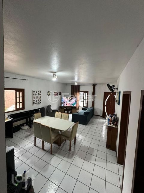 Image 3 - 877484