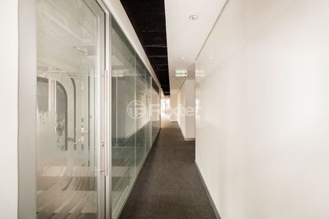 Image 6 - 877490