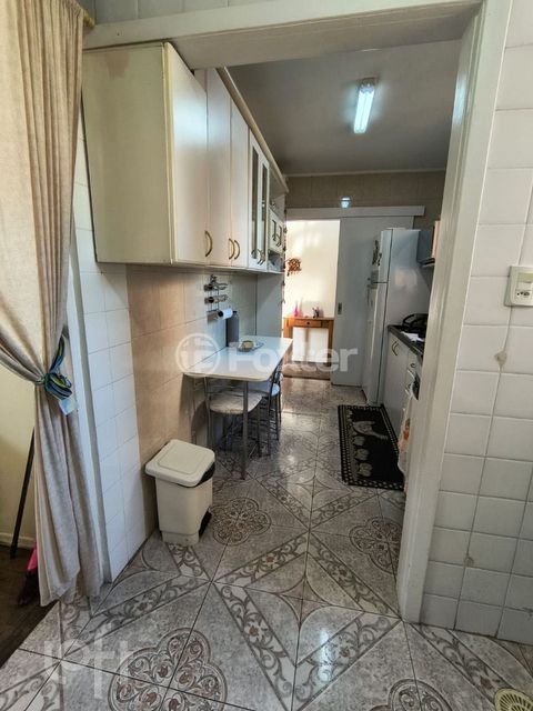 Image 1 - 877492