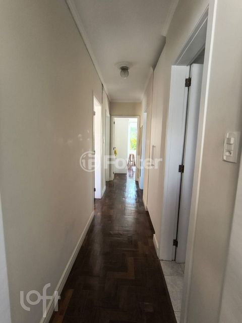 Image 4 - 877492