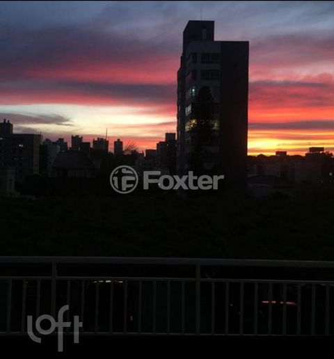Image 13 - 877526