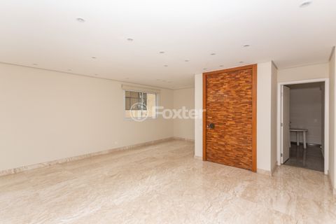 Image 9 - 877532